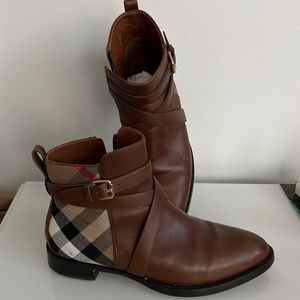 Burberry ankle boot